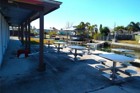Commercial property in Hudson, Florida 115.11 sq.m. № 2118455 - photo 6