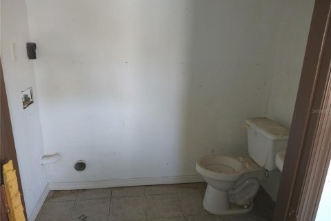 Commercial property in Hudson, Florida 115.11 sq.m. № 2118455 - photo 17