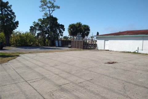Commercial property in Hudson, Florida 115.11 sq.m. № 2118455 - photo 4