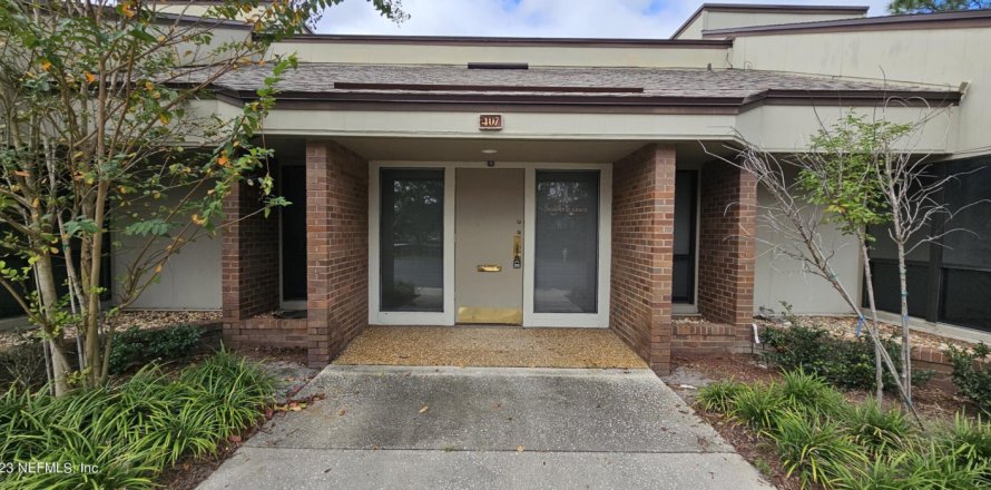 Propiedad comercial en Jacksonville, Florida 74.32 m2 № 838861