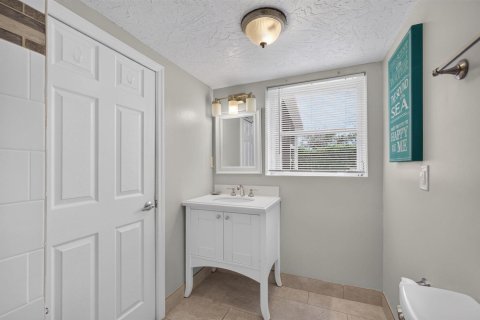 Villa ou maison à louer à Hobe Sound, Floride: 3 chambres, 129.6 m2 № 2399754 - photo 24