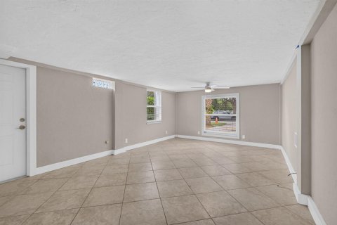 Villa ou maison à louer à Hobe Sound, Floride: 3 chambres, 129.6 m2 № 2399754 - photo 27