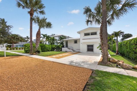 Villa ou maison à louer à Hobe Sound, Floride: 3 chambres, 129.6 m2 № 2399754 - photo 2