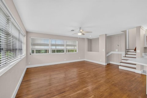 Villa ou maison à louer à Hobe Sound, Floride: 3 chambres, 129.6 m2 № 2399754 - photo 9
