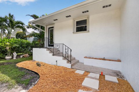 Villa ou maison à louer à Hobe Sound, Floride: 3 chambres, 129.6 m2 № 2399754 - photo 7