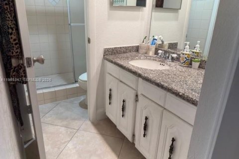 Снять в аренду кондоминиум в Корал-Спрингс, Флорида 2 спальни, 125.42м2, № 2008823 - фото 15