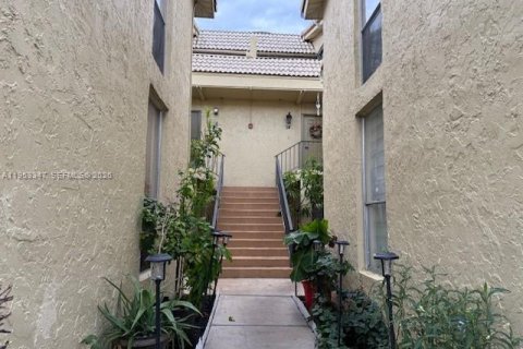 Снять в аренду кондоминиум в Корал-Спрингс, Флорида 2 спальни, 125.42м2, № 2008823 - фото 22