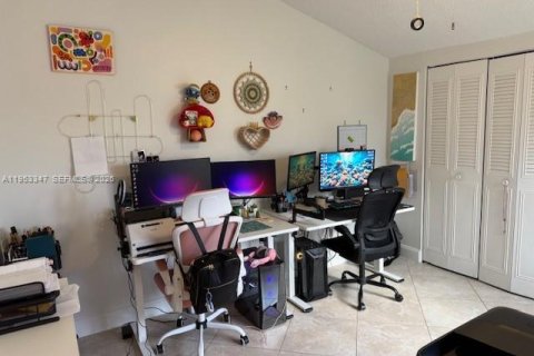 Снять в аренду кондоминиум в Корал-Спрингс, Флорида 2 спальни, 125.42м2, № 2008823 - фото 17