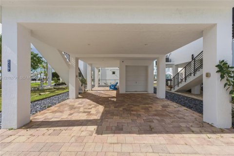 House in Key Largo, Florida 3 bedrooms, 167.6 sq.m. № 2411980 - photo 5
