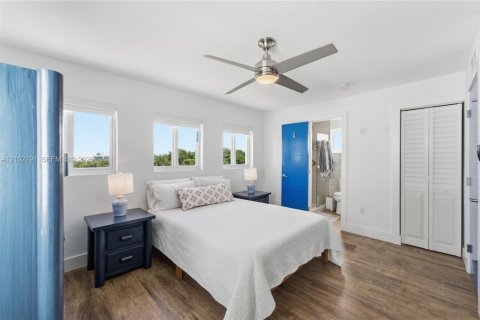 House in Key Largo, Florida 3 bedrooms, 167.6 sq.m. № 2411980 - photo 6