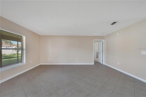 House in Kissimmee, Florida 5 bedrooms, 323.11 sq.m. № 1520661 - photo 4
