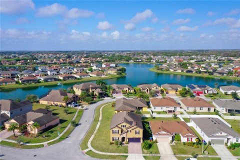 House in Kissimmee, Florida 5 bedrooms, 323.11 sq.m. № 1520661 - photo 15