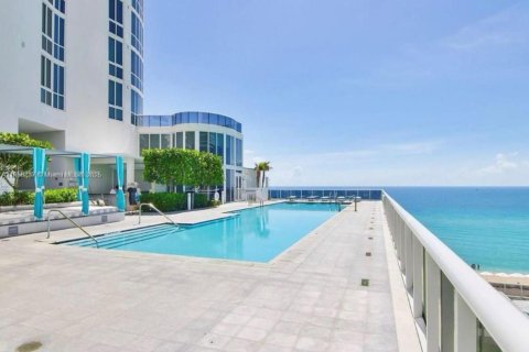 Condo in Sunny Isles Beach, Florida, 2 bedrooms  № 1962927 - photo 29