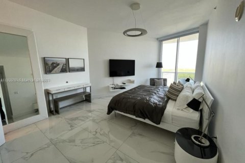 Condo in Sunny Isles Beach, Florida, 2 bedrooms  № 1962927 - photo 17