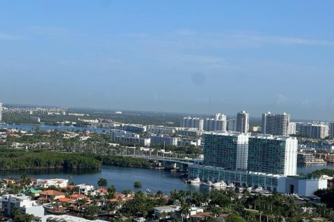 Condo in Sunny Isles Beach, Florida, 2 bedrooms  № 1962927 - photo 24