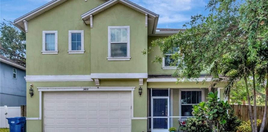House in Tampa, Florida 4 bedrooms, 290.32 sq.m. № 1630377