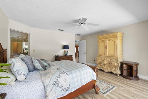 Villa ou maison à vendre à Tampa, Floride: 4 chambres, 261.89 m2 № 1911228 - photo 16