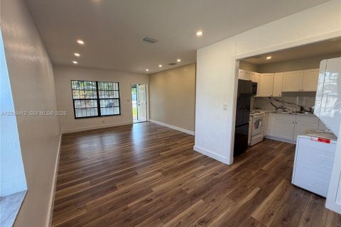 Villa ou maison à louer à Miami, Floride: 3 chambres, 165.27 m2 № 2397397 - photo 24