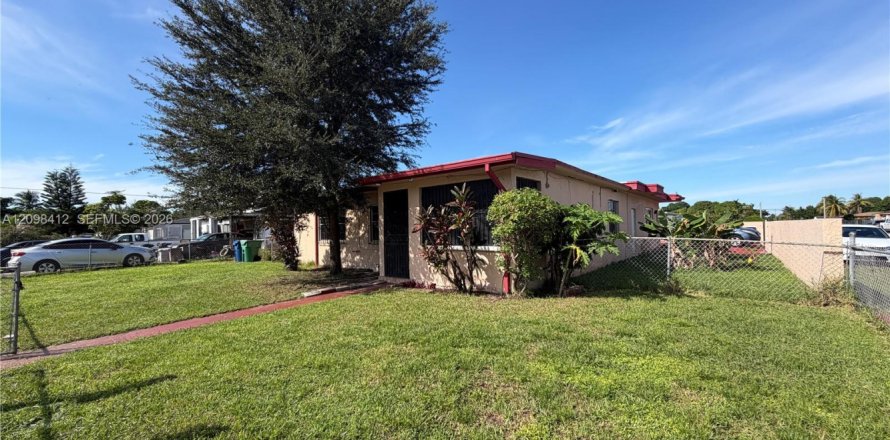 Villa ou maison à Miami, Floride 3 chambres, 165.27 m2 № 2397397