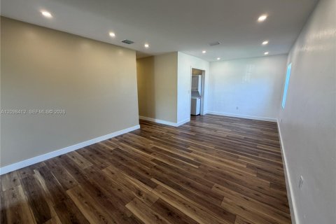 Villa ou maison à louer à Miami, Floride: 3 chambres, 165.27 m2 № 2397397 - photo 23