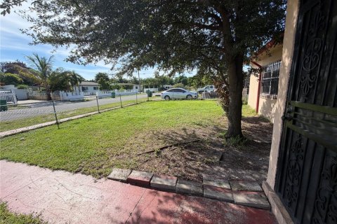 Villa ou maison à louer à Miami, Floride: 3 chambres, 165.27 m2 № 2397397 - photo 4