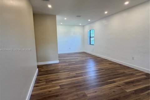 Villa ou maison à louer à Miami, Floride: 3 chambres, 165.27 m2 № 2397397 - photo 21