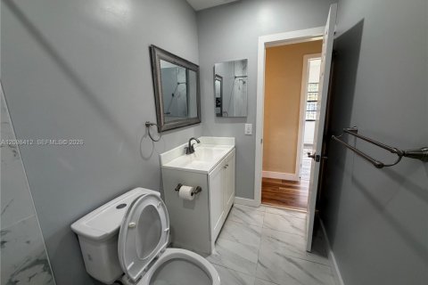 Villa ou maison à louer à Miami, Floride: 3 chambres, 165.27 m2 № 2397397 - photo 16
