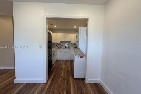 Villa ou maison à louer à Miami, Floride: 3 chambres, 165.27 m2 № 2397397 - photo 26