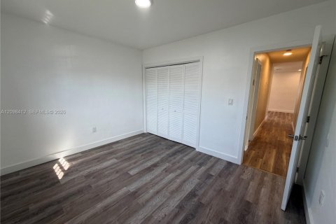 Villa ou maison à louer à Miami, Floride: 3 chambres, 165.27 m2 № 2397397 - photo 15
