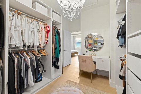 Купить виллу или дом в Майами, Флорида 5 спален, 227.05м2, № 1948488 - фото 25