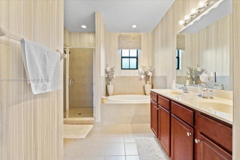 Купить виллу или дом в Майами, Флорида 5 спален, 227.05м2, № 1948488 - фото 26