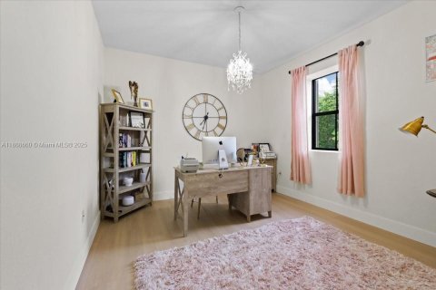 Купить виллу или дом в Майами, Флорида 5 спален, 227.05м2, № 1948488 - фото 28