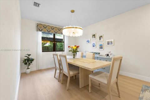 Купить виллу или дом в Майами, Флорида 5 спален, 227.05м2, № 1948488 - фото 12