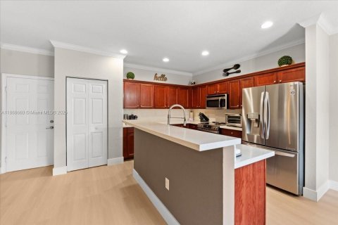 Купить виллу или дом в Майами, Флорида 5 спален, 227.05м2, № 1948488 - фото 16