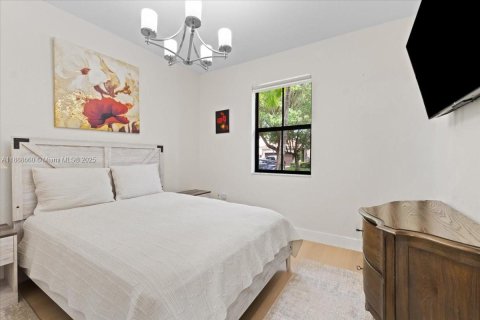 Купить виллу или дом в Майами, Флорида 5 спален, 227.05м2, № 1948488 - фото 9