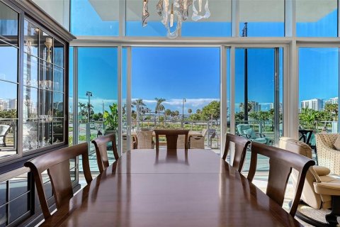 Condo in Sarasota, Florida, 2 bedrooms  № 2428924 - photo 13