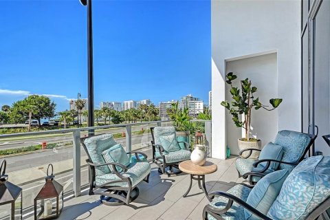Condo in Sarasota, Florida, 2 bedrooms  № 2428924 - photo 16