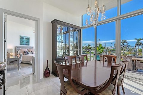 Condo in Sarasota, Florida, 2 bedrooms  № 2428924 - photo 27