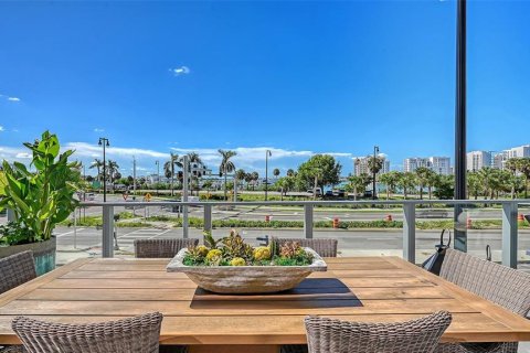 Condo in Sarasota, Florida, 2 bedrooms  № 2428924 - photo 19
