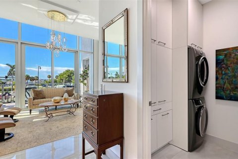 Condo in Sarasota, Florida, 2 bedrooms  № 2428924 - photo 15