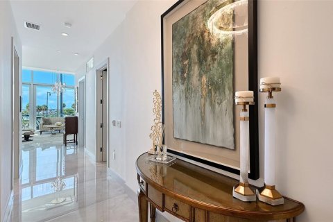 Condo in Sarasota, Florida, 2 bedrooms  № 2428924 - photo 4
