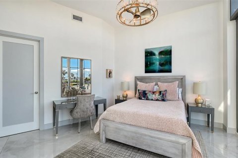 Condo in Sarasota, Florida, 2 bedrooms  № 2428924 - photo 29