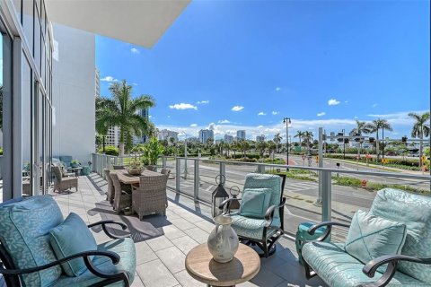 Condo in Sarasota, Florida, 2 bedrooms  № 2428924 - photo 17