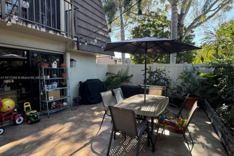 Adosado en venta en West Palm Beach, Florida, 2 dormitorios, 114.83 m2 № 1970669 - foto 2