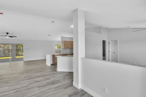 Villa ou maison à louer à Cape Coral, Floride: 3 chambres № 2065064 - photo 8