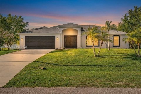 Villa ou maison à louer à Cape Coral, Floride: 3 chambres № 2065064 - photo 2