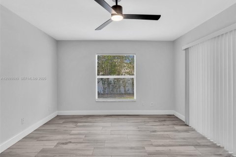 Villa ou maison à louer à Cape Coral, Floride: 3 chambres № 2065064 - photo 22