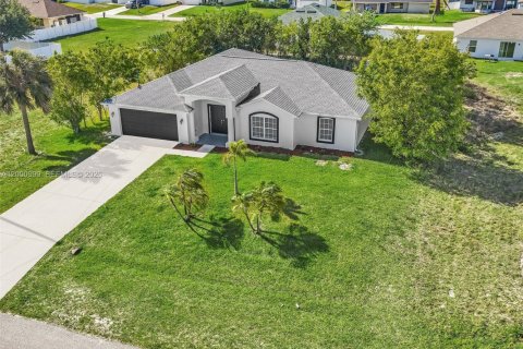Villa ou maison à louer à Cape Coral, Floride: 3 chambres № 2065064 - photo 6