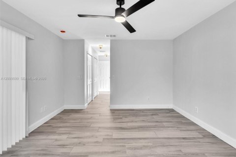 Villa ou maison à louer à Cape Coral, Floride: 3 chambres № 2065064 - photo 23
