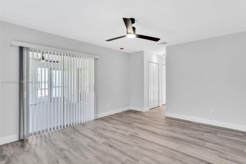Villa ou maison à louer à Cape Coral, Floride: 3 chambres № 2065064 - photo 25